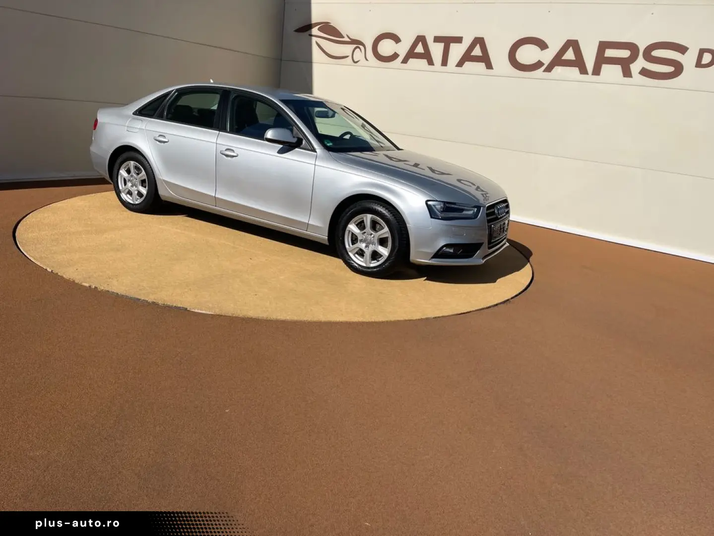 Audi A4 2.0TDI  143CP  Euro 5  BI-Xenon  Navi  Pilot  PDC