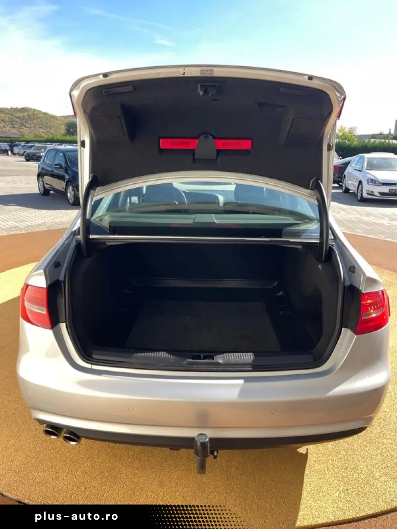Audi A4 2.0TDI  143CP  Euro 5  BI-Xenon  Navi  Pilot  PDC