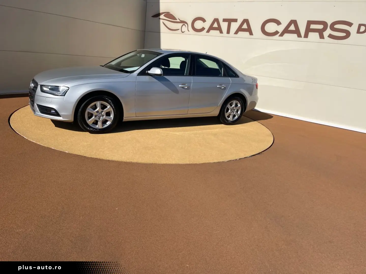 Audi A4 2.0TDI  143CP  Euro 5  BI-Xenon  Navi  Pilot  PDC