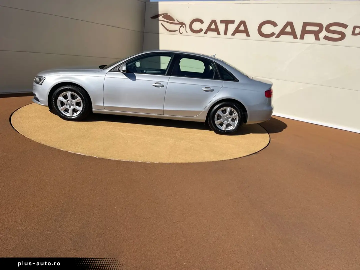 Audi A4 2.0TDI  143CP  Euro 5  BI-Xenon  Navi  Pilot  PDC