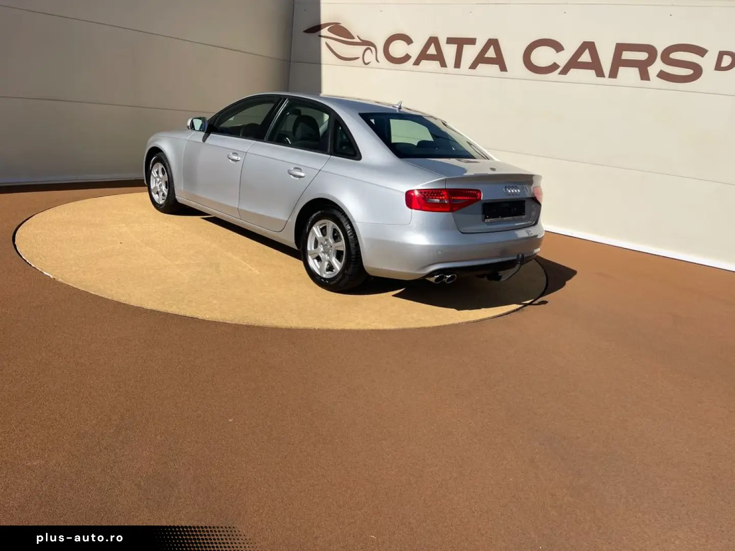 Audi A4 2.0TDI  143CP  Euro 5  BI-Xenon  Navi  Pilot  PDC