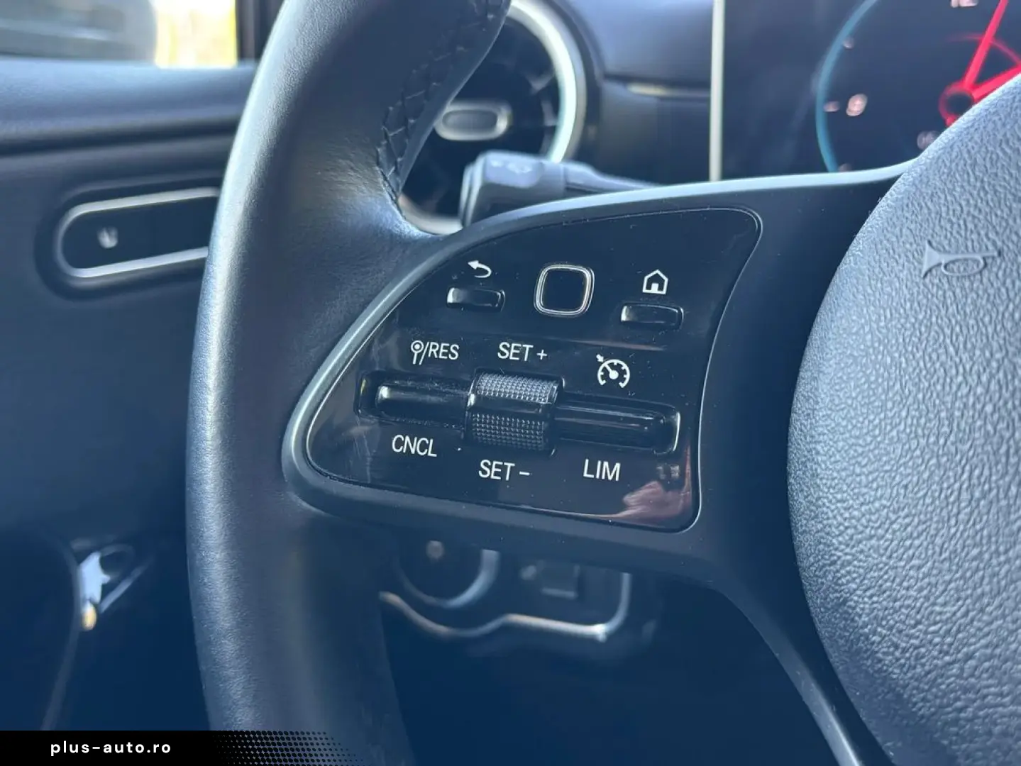 Mercedes-Benz A-180
