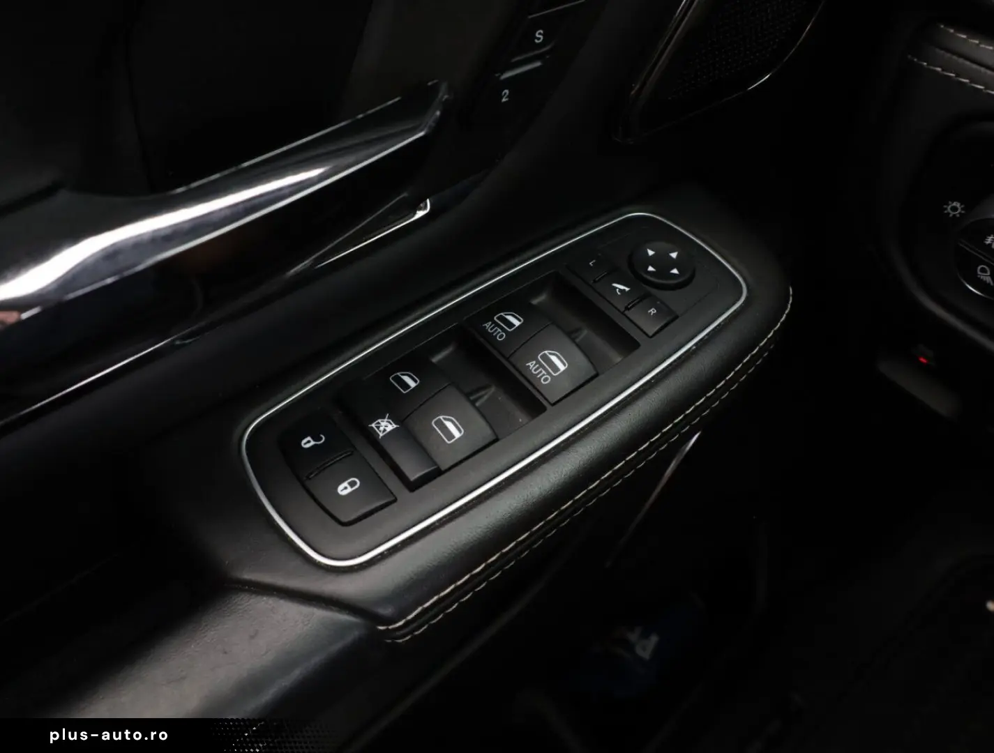 ANDERE Ram 1500 5.7 V8 Hemi