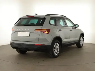 SKODA Karoq 2.0 TDI 2024   Automatik  Scheckheft