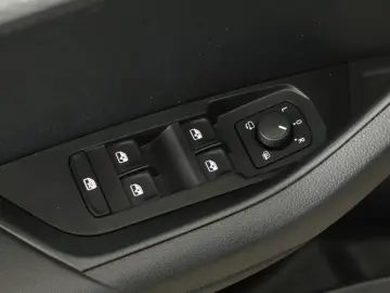 SKODA Karoq 2.0 TDI 2024   Automatik  Scheckheft