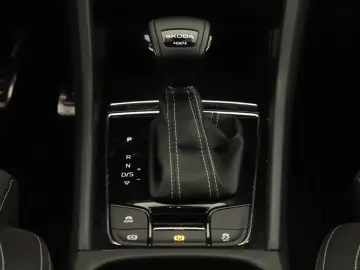 SKODA Karoq 2.0 TDI 2024 Sportline   Automatik