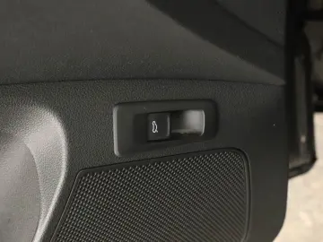 SKODA Karoq 2.0 TDI 2024 Sportline   Automatik