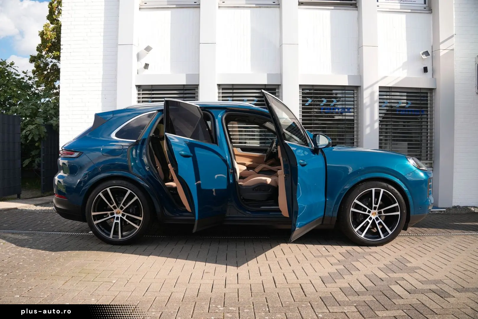 PORSCHE Cayenne MASSAGE-2DISPLAY-PANO-INNO-BOSE-BEIGE