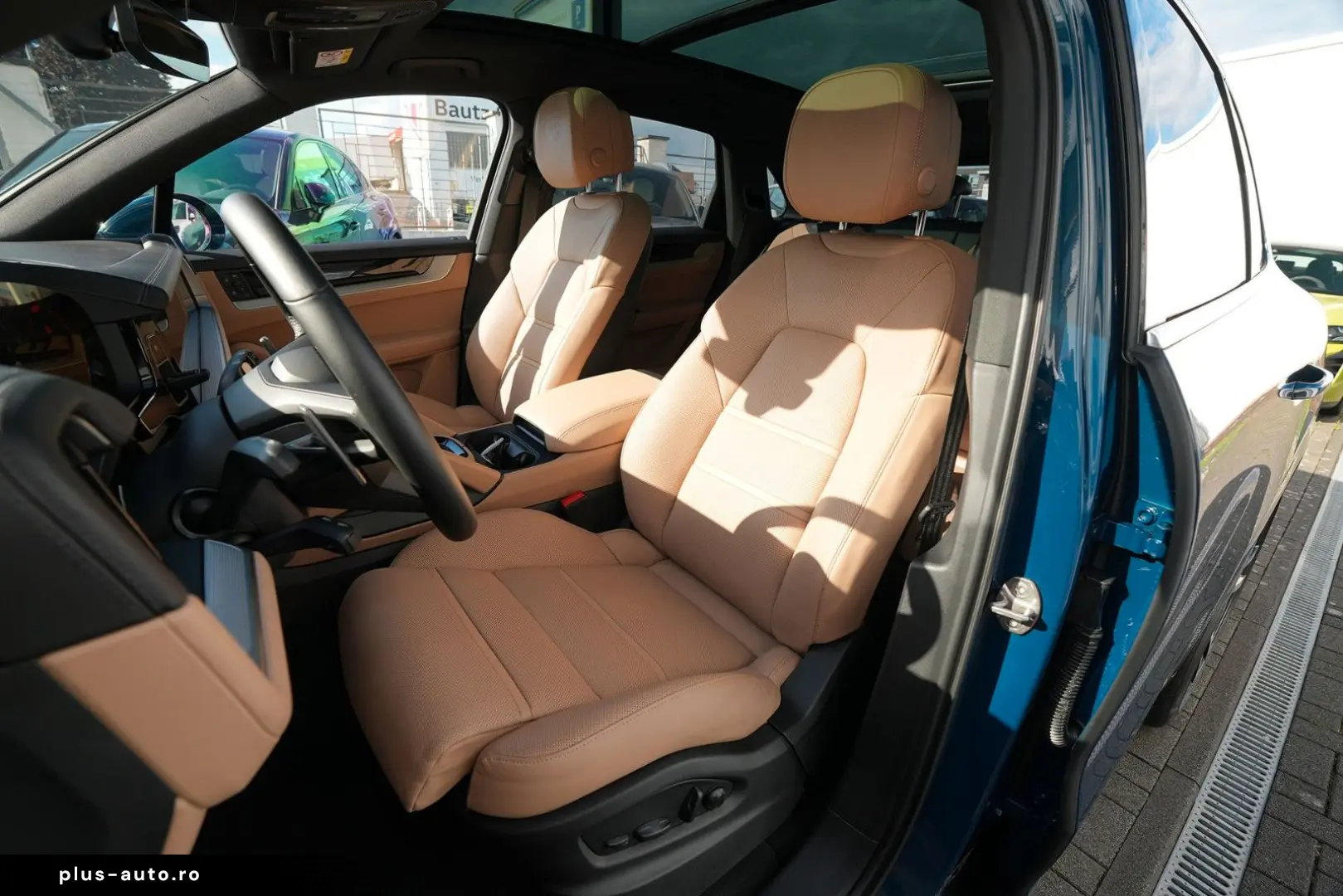 PORSCHE Cayenne MASSAGE-2DISPLAY-PANO-INNO-BOSE-BEIGE