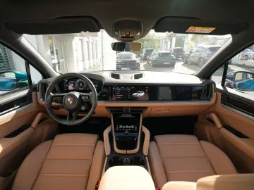 PORSCHE Cayenne MASSAGE-2DISPLAY-PANO-INNO-BOSE-BEIGE