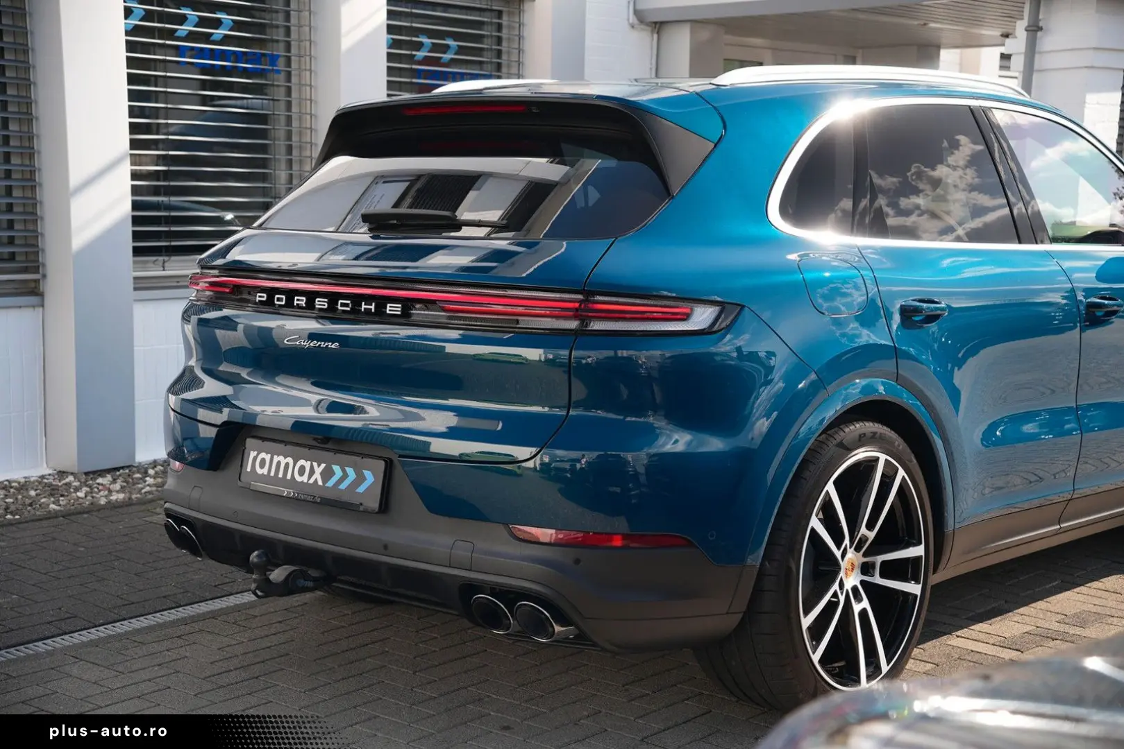 PORSCHE Cayenne MASSAGE-2DISPLAY-PANO-INNO-BOSE-BEIGE
