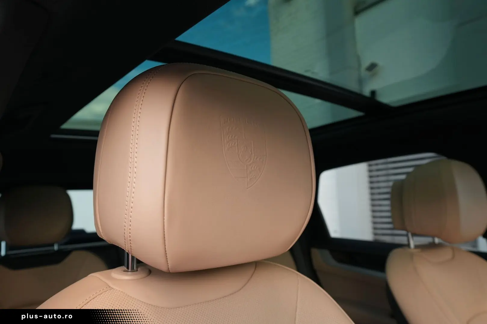 PORSCHE Cayenne MASSAGE-2DISPLAY-PANO-INNO-BOSE-BEIGE