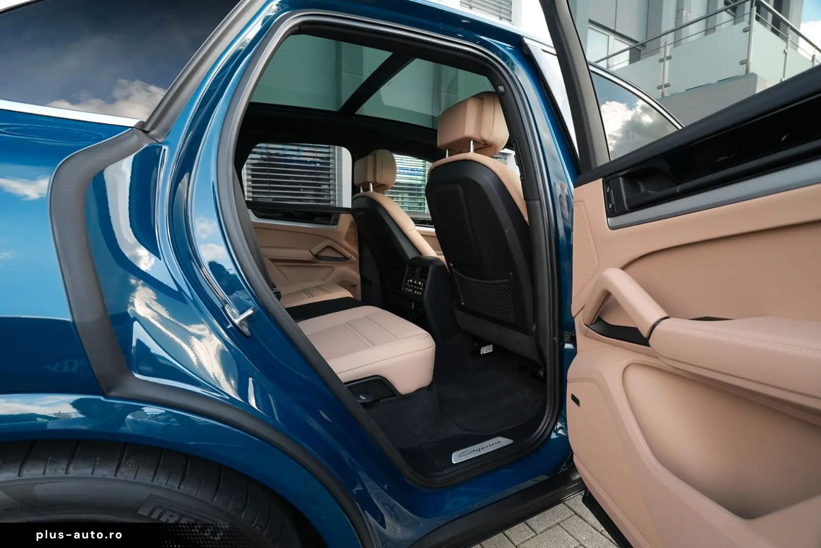 PORSCHE Cayenne MASSAGE-2DISPLAY-PANO-INNO-BOSE-BEIGE