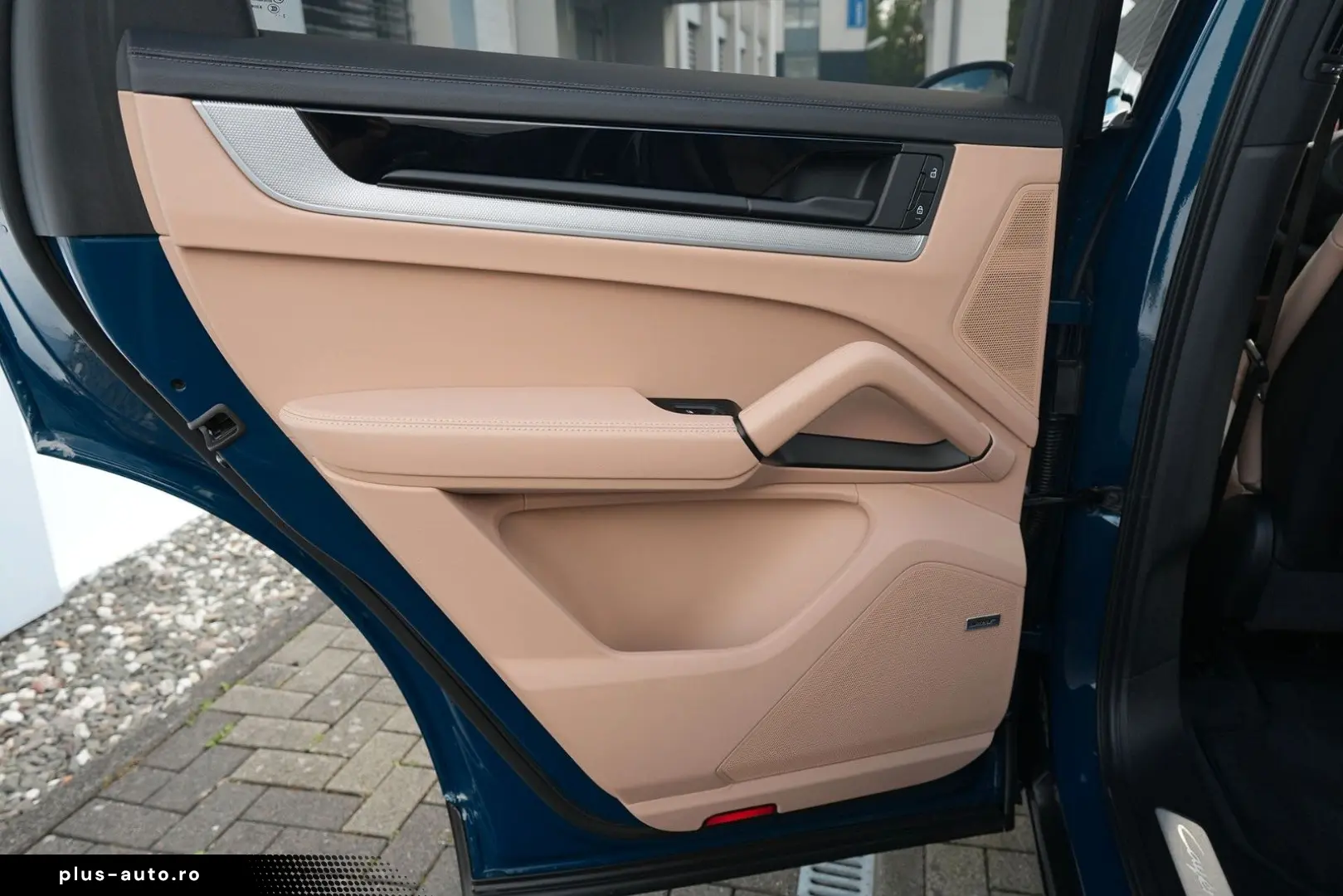 PORSCHE Cayenne MASSAGE-2DISPLAY-PANO-INNO-BOSE-BEIGE