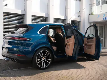 PORSCHE Cayenne MASSAGE-2DISPLAY-PANO-INNO-BOSE-BEIGE