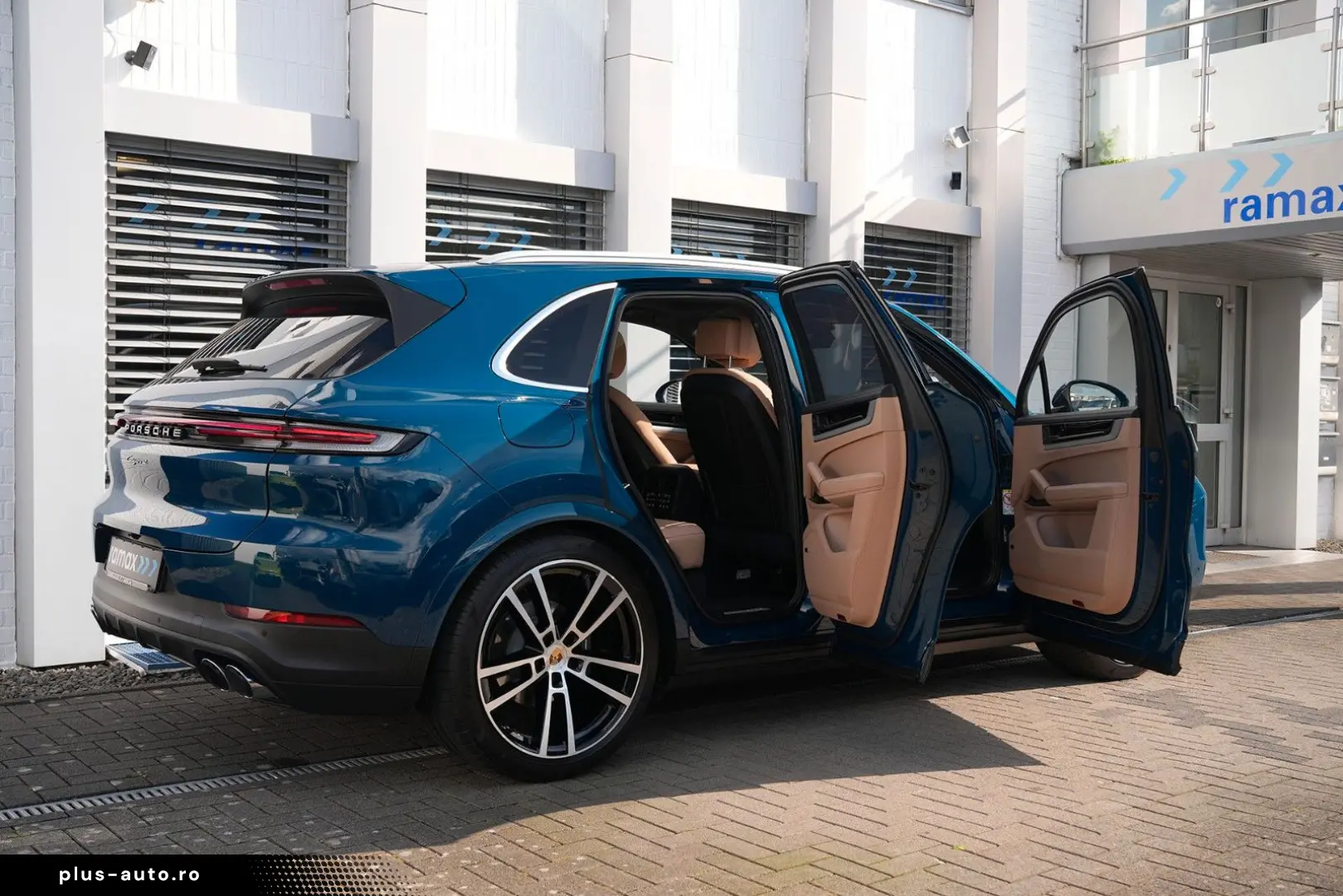 PORSCHE Cayenne MASSAGE-2DISPLAY-PANO-INNO-BOSE-BEIGE