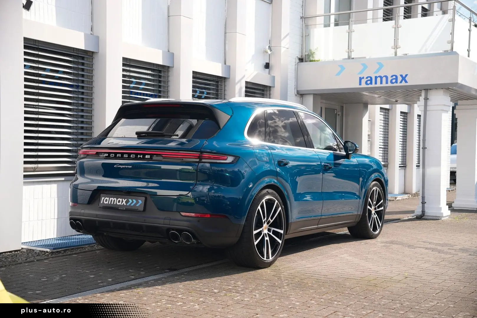 PORSCHE Cayenne MASSAGE-2DISPLAY-PANO-INNO-BOSE-BEIGE