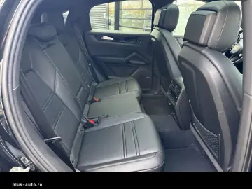 PORSCHE Cayenne E-Hybrid Coupe Black Edition HA-Lenkung