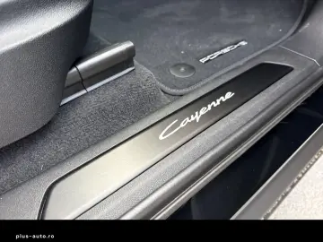 PORSCHE Cayenne E-Hybrid Coupe Black Edition HA-Lenkung