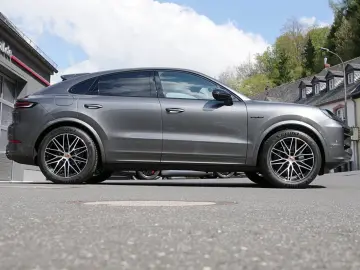 PORSCHE Cayenne Coupe E-Hybrid Black Edition BFD Head-Up