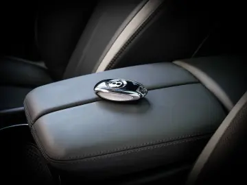 BENTLEY Bentayga Speed Light Emerald  Leather  Carbon