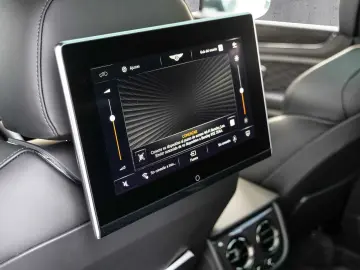 BENTLEY Bentayga Speed Light Emerald  Leather  Carbon