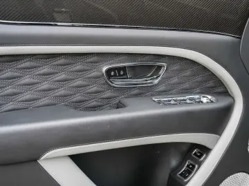 BENTLEY Bentayga Speed Light Emerald  Leather  Carbon