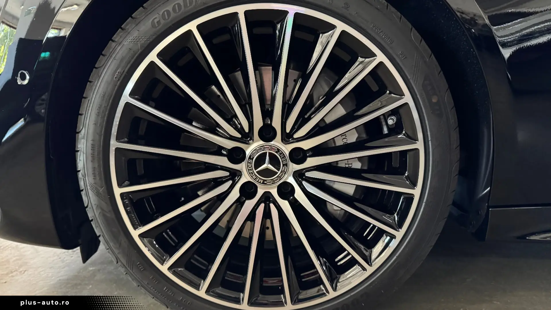 MERCEDES-BENZ Clasa C în leasing operațional MOOV