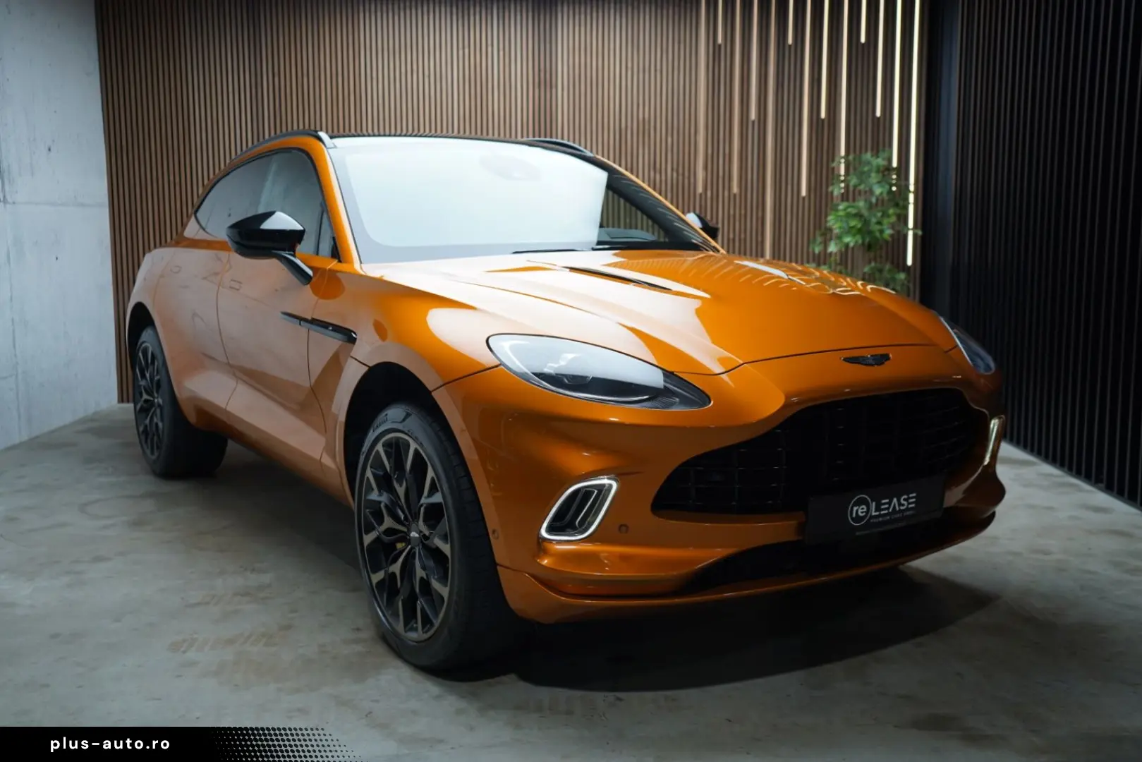 ASTON MARTIN DBX 4.0 V8