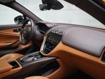 ASTON MARTIN DBX 4.0 V8