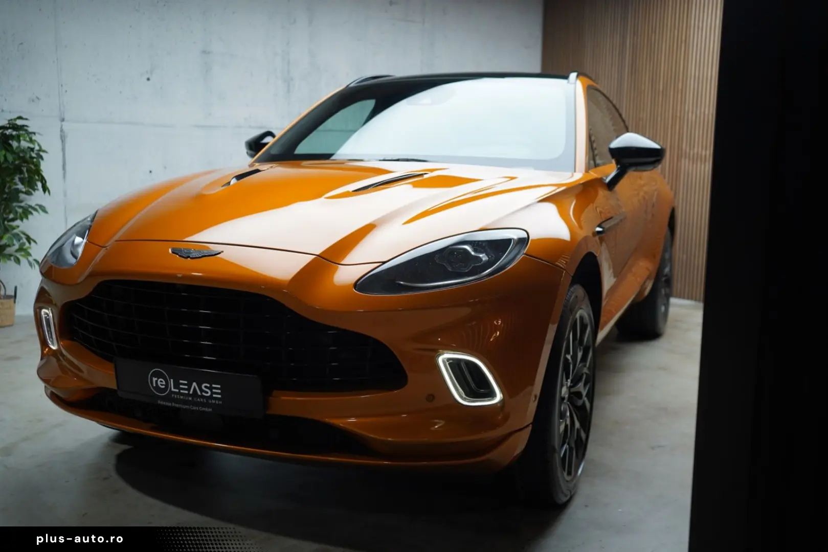 ASTON MARTIN DBX 4.0 V8