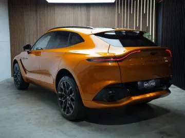 ASTON MARTIN DBX 4.0 V8
