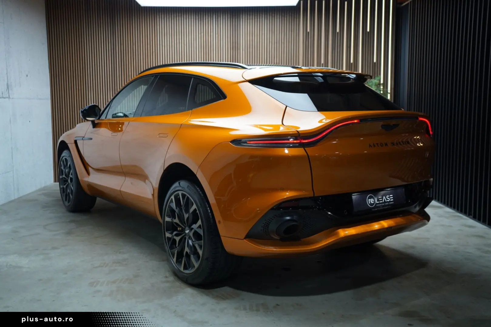 ASTON MARTIN DBX 4.0 V8