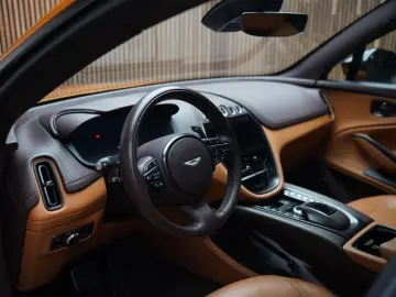 ASTON MARTIN DBX 4.0 V8