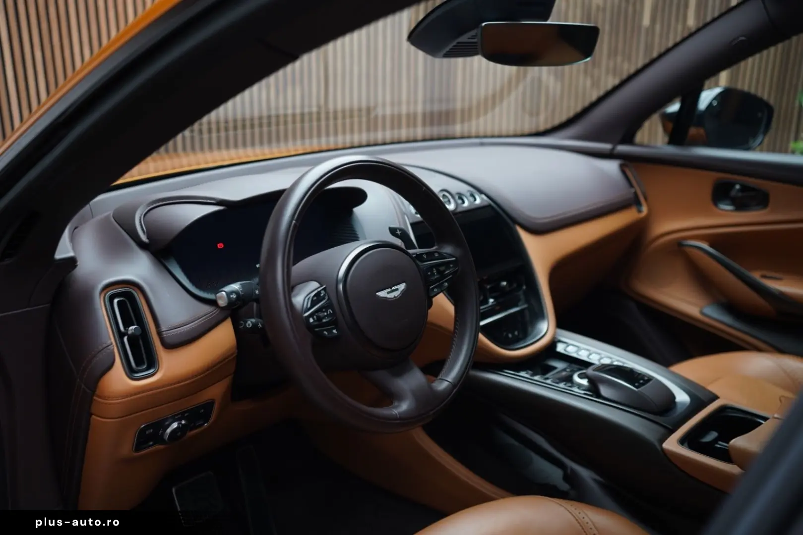 ASTON MARTIN DBX 4.0 V8