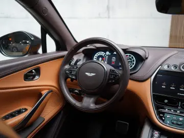 ASTON MARTIN DBX 4.0 V8