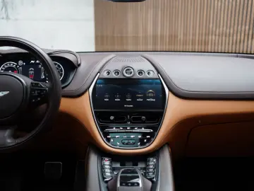 ASTON MARTIN DBX 4.0 V8