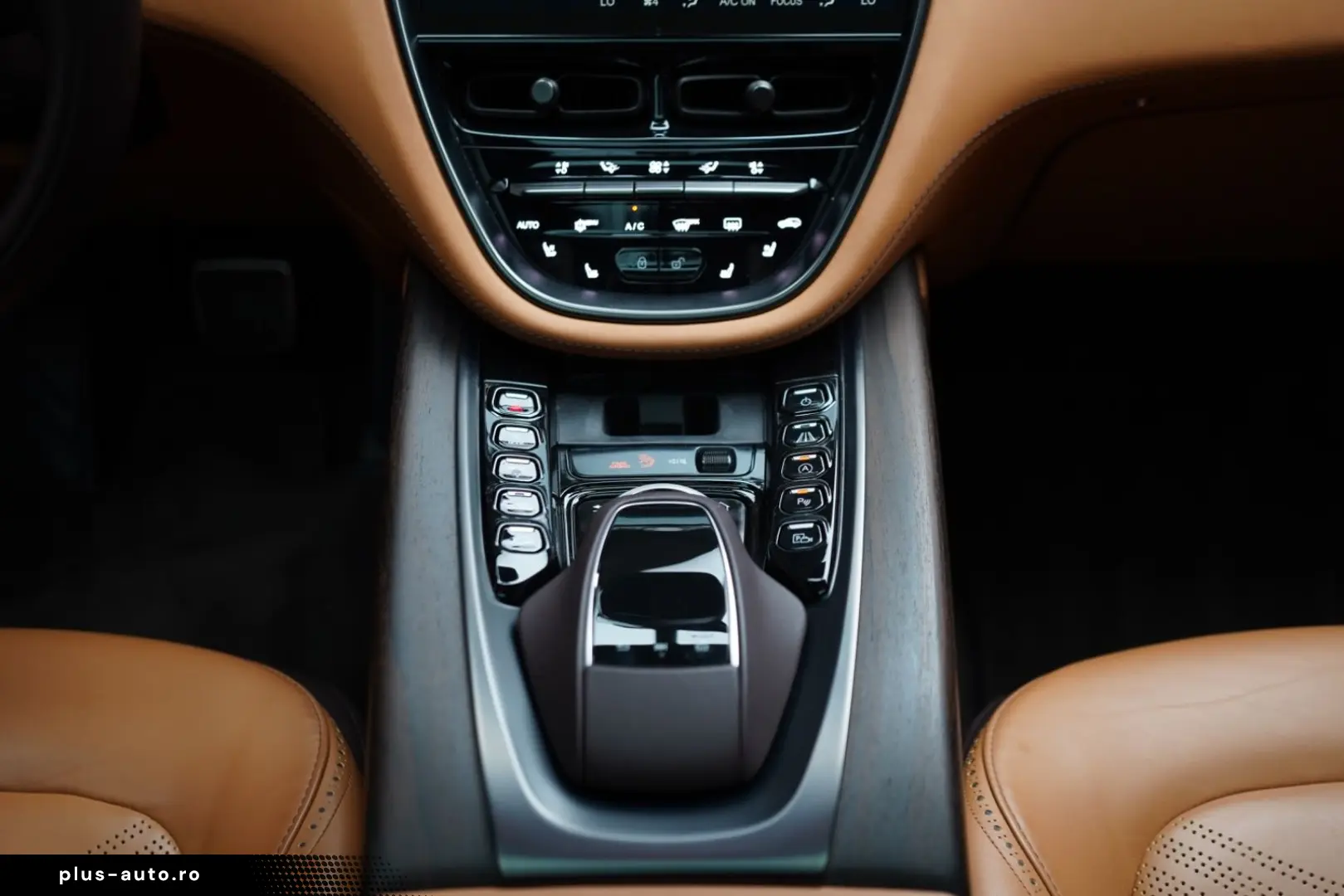 ASTON MARTIN DBX 4.0 V8