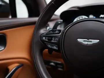 ASTON MARTIN DBX 4.0 V8