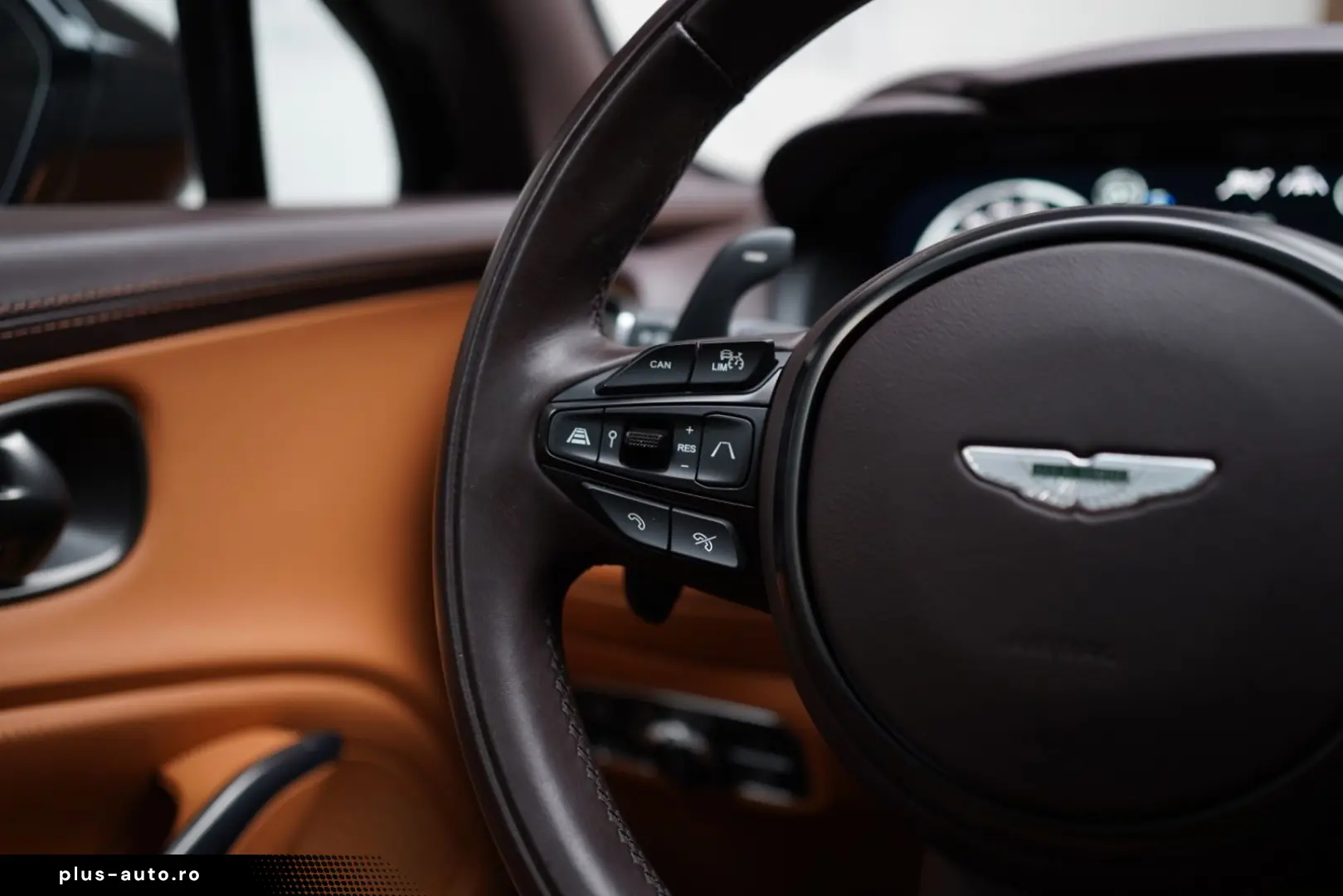ASTON MARTIN DBX 4.0 V8