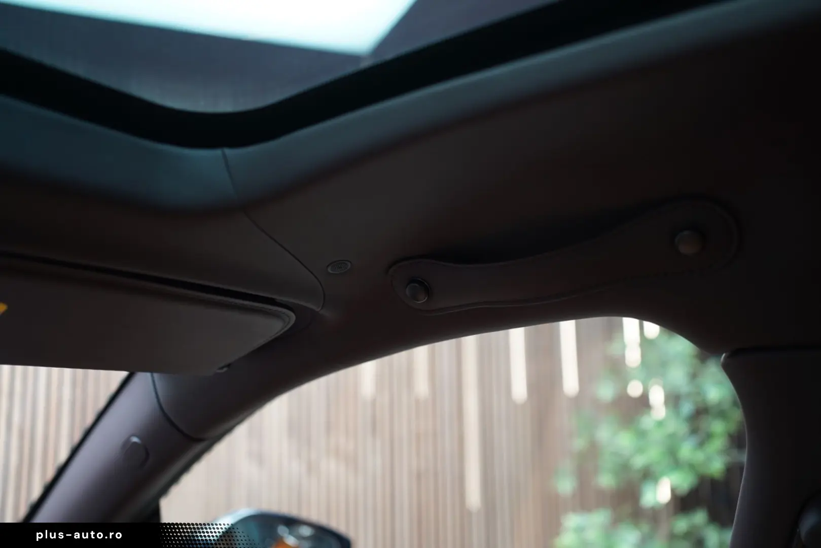 ASTON MARTIN DBX 4.0 V8