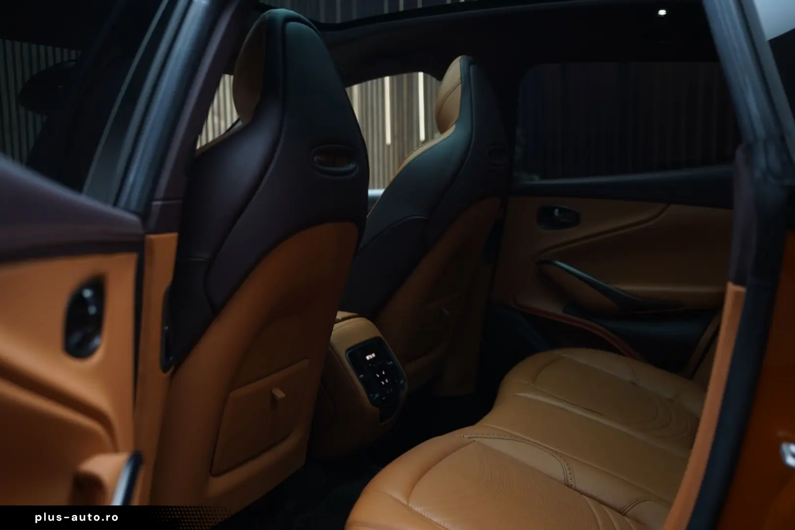 ASTON MARTIN DBX 4.0 V8
