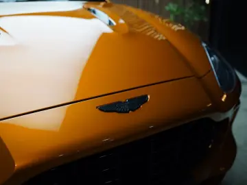 ASTON MARTIN DBX 4.0 V8