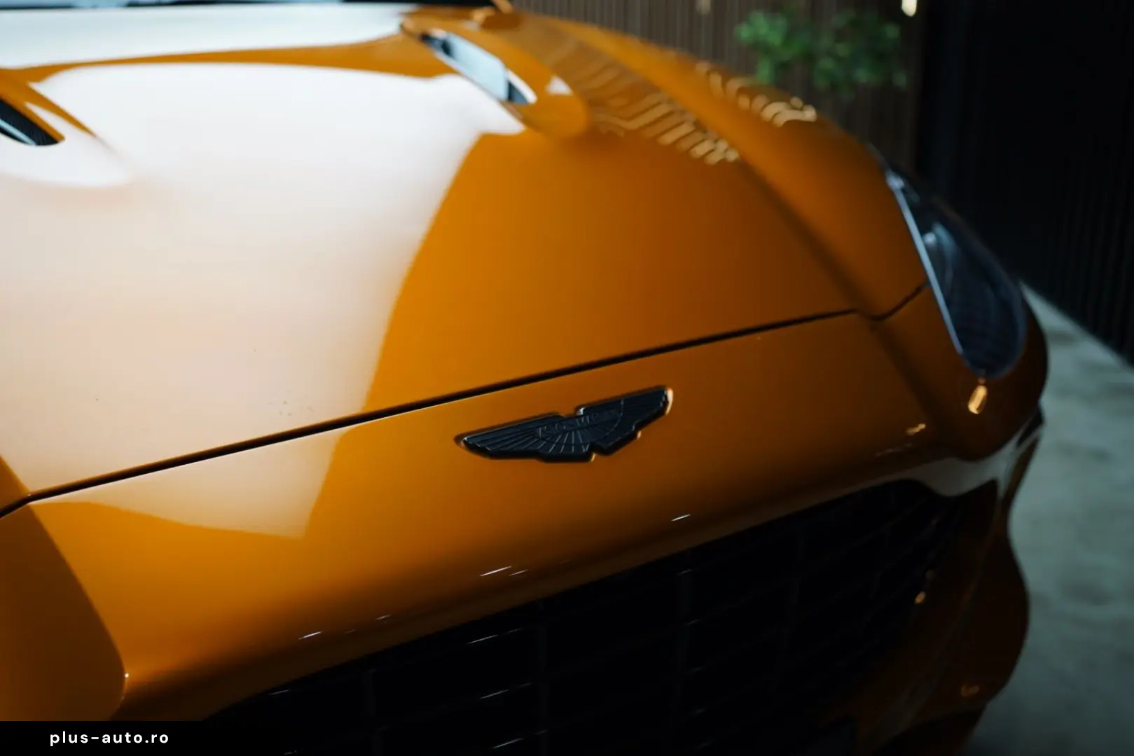 ASTON MARTIN DBX 4.0 V8