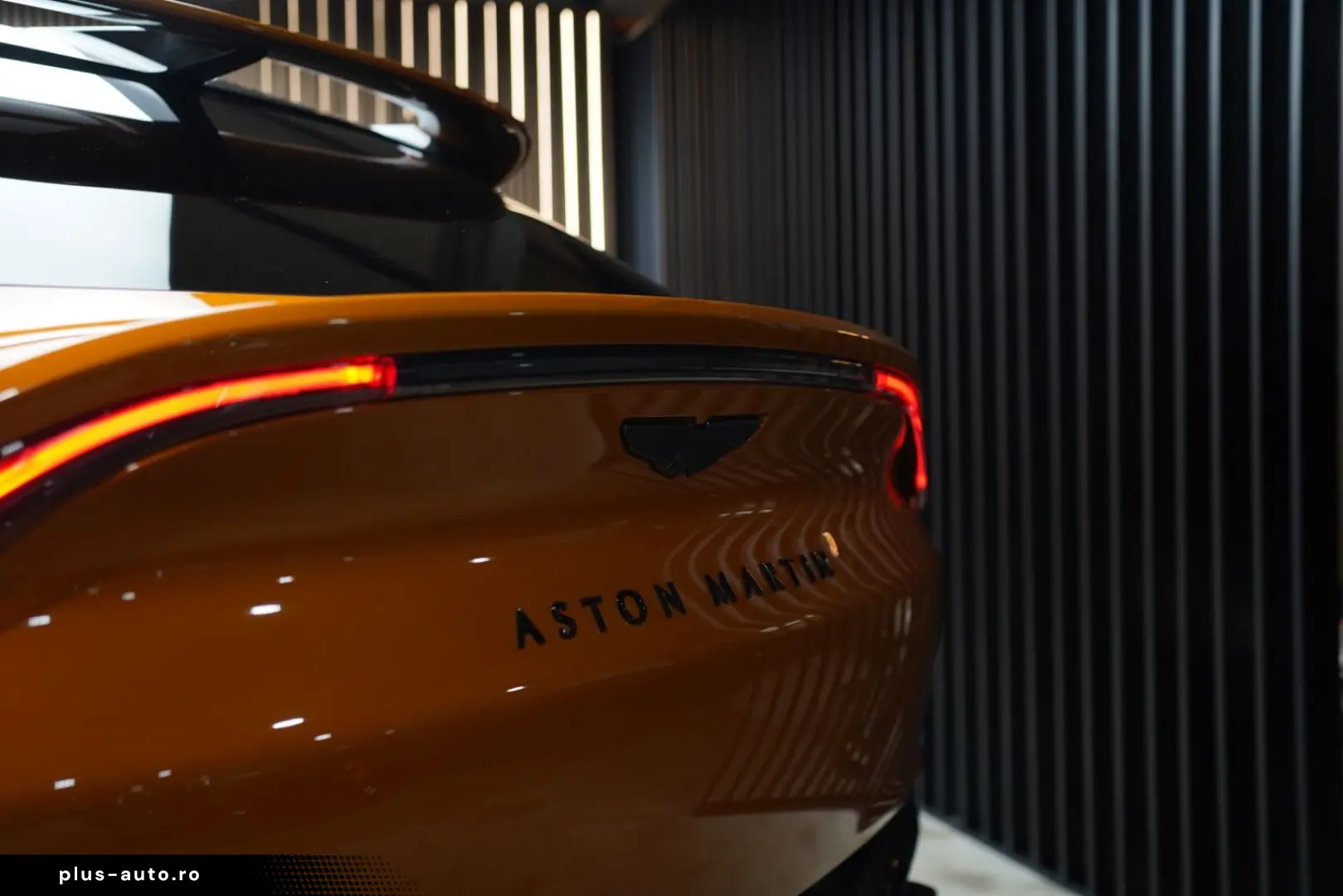 ASTON MARTIN DBX 4.0 V8