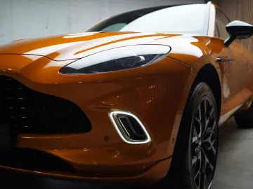 ASTON MARTIN DBX 4.0 V8