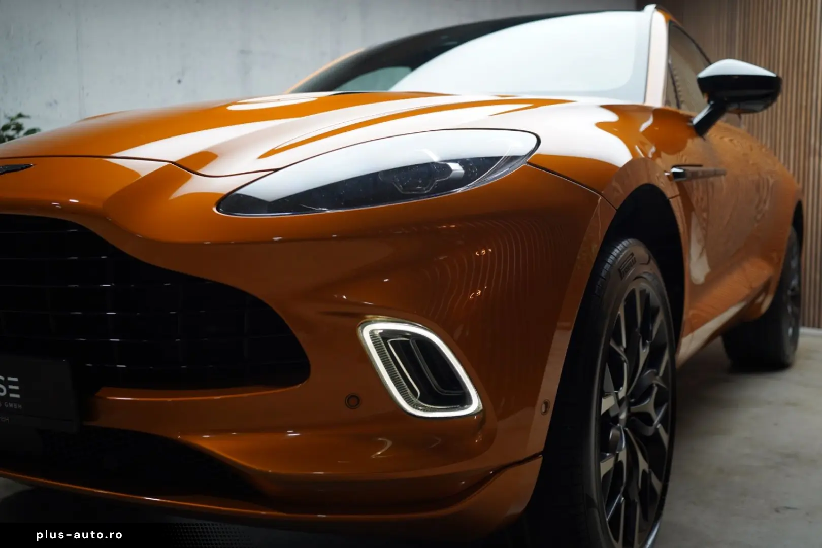 ASTON MARTIN DBX 4.0 V8