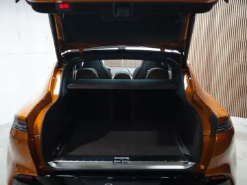 ASTON MARTIN DBX 4.0 V8