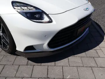 ASTON MARTIN Vanquish V12 by  Q  full CARBON-Sonderl…