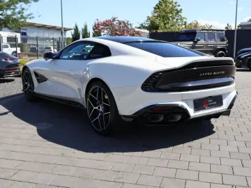 ASTON MARTIN Vanquish V12 by  Q  full CARBON-Sonderl…